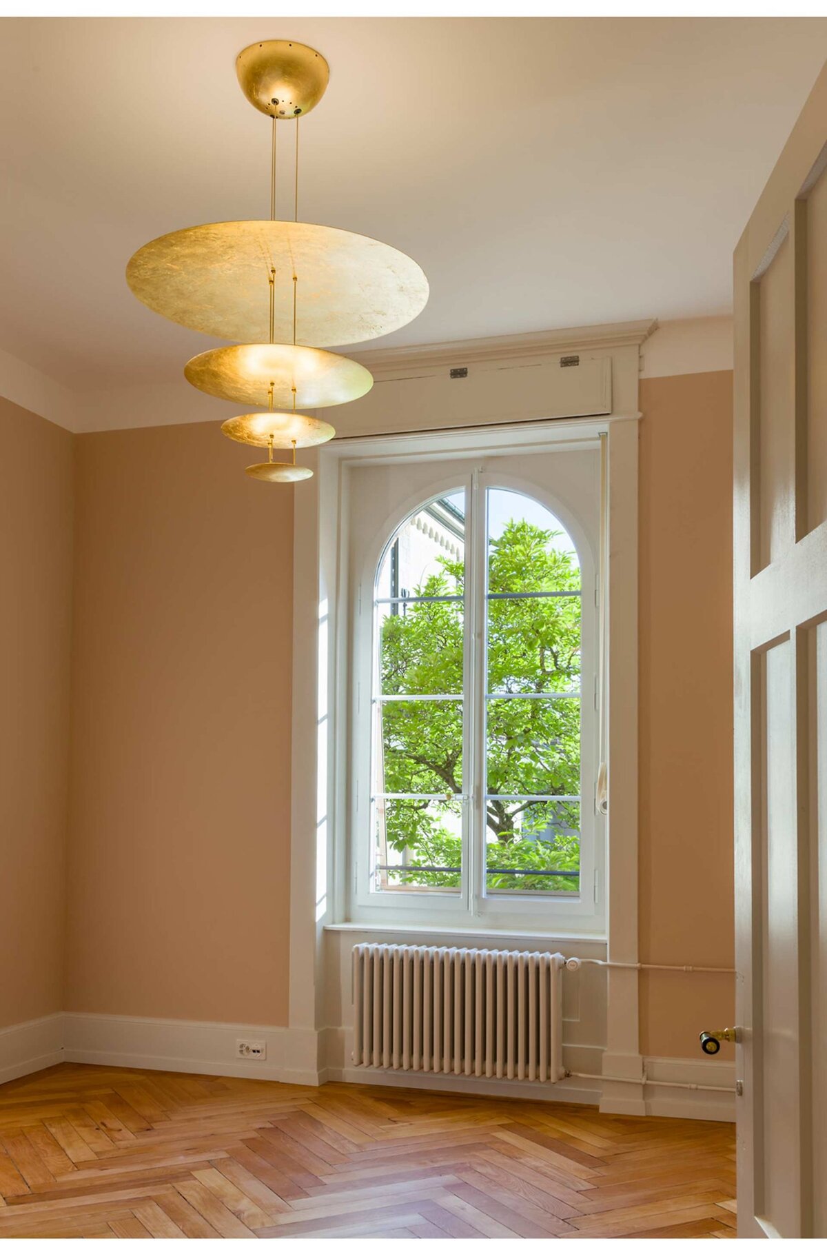 Auftraggeber: Römisch-katholische Gesamtkirchgemeinde Bern und Umgebung Architektur: Spörri Graf Partner APP AG Möblierung: teo jakob Fotografie: Markus Beyeler